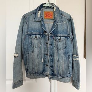 Levi's Men's Denim Get Ripped Trucker Jacket